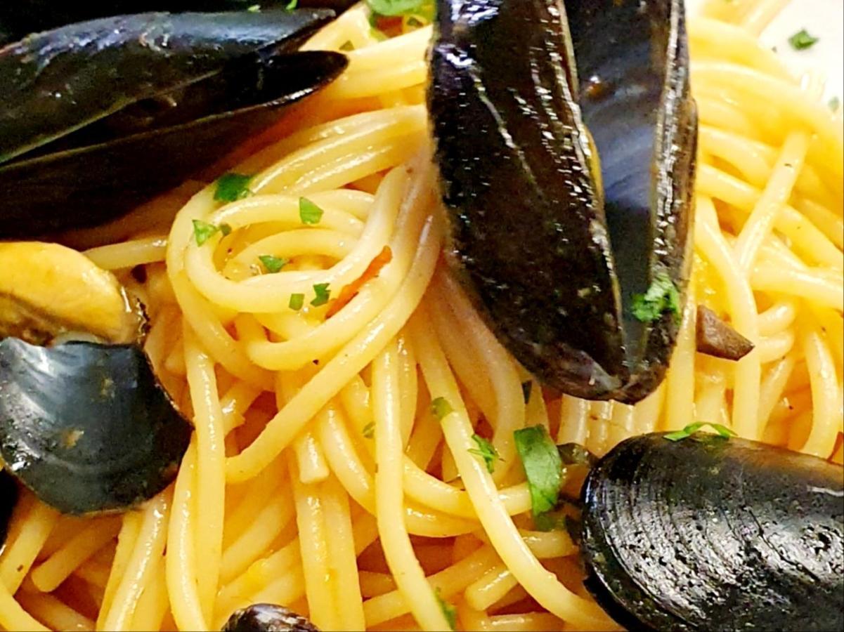 Hotel La Pergola 贝拉里亚-伊贾马里纳 外观 照片