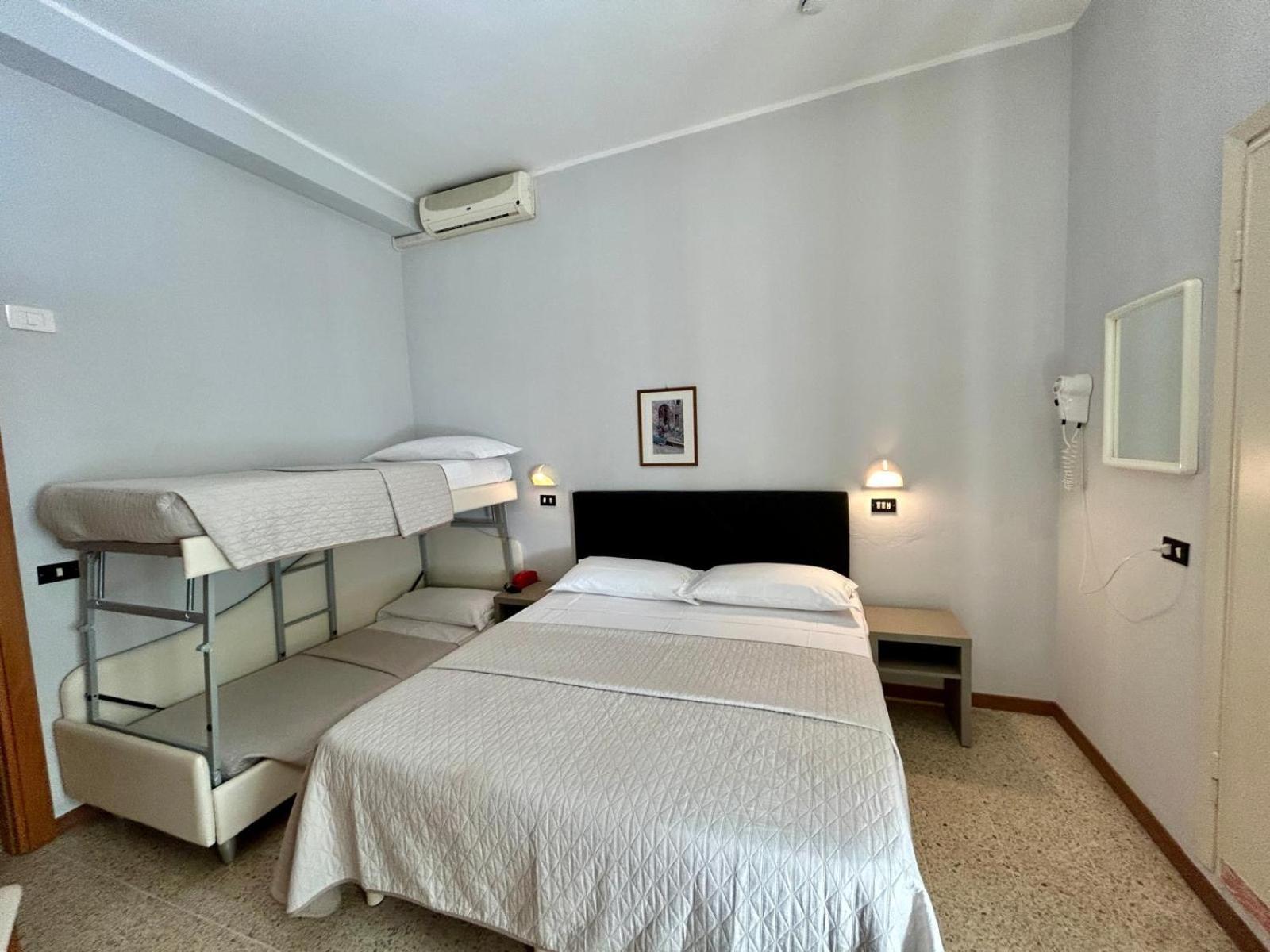 Hotel La Pergola 贝拉里亚-伊贾马里纳 外观 照片