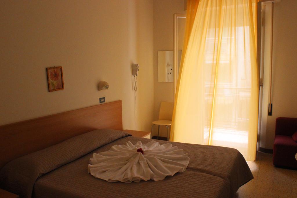 Hotel La Pergola 贝拉里亚-伊贾马里纳 外观 照片